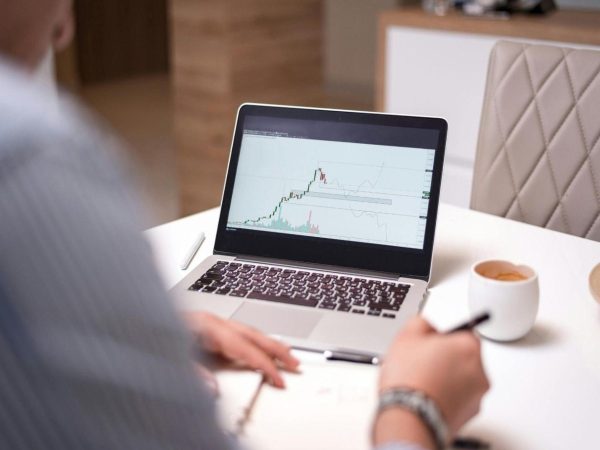 Top Online Stock Market Courses for Beginners and Advanced Traders